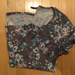 XL LuLaRoe Classic Tee
